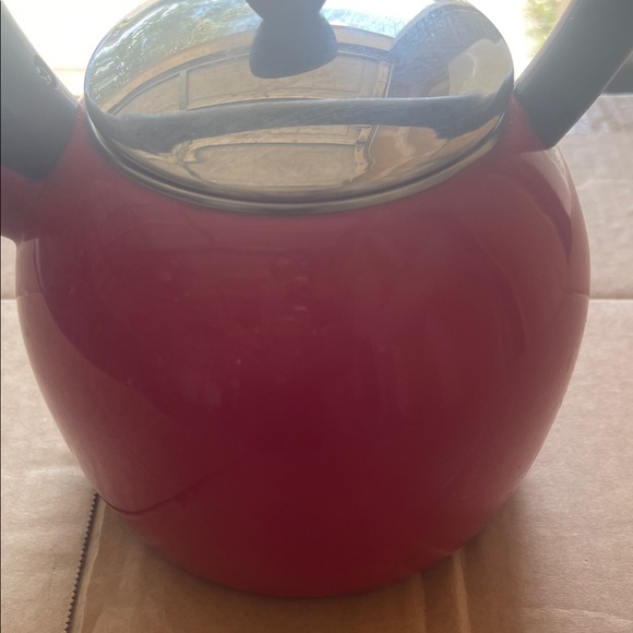 Red Stainless Steel‎ Tea Kettle - Picture 2 of 6